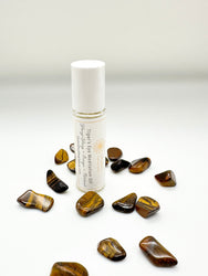 Meditation oil for solar plexus with tiger's eye chips.