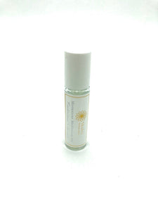 Meditation oil with moonstone chips